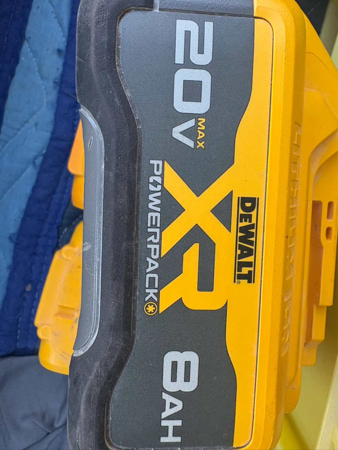 DEWALT 20V MAX XR POWERPACK 8Ah Battery - photo 2