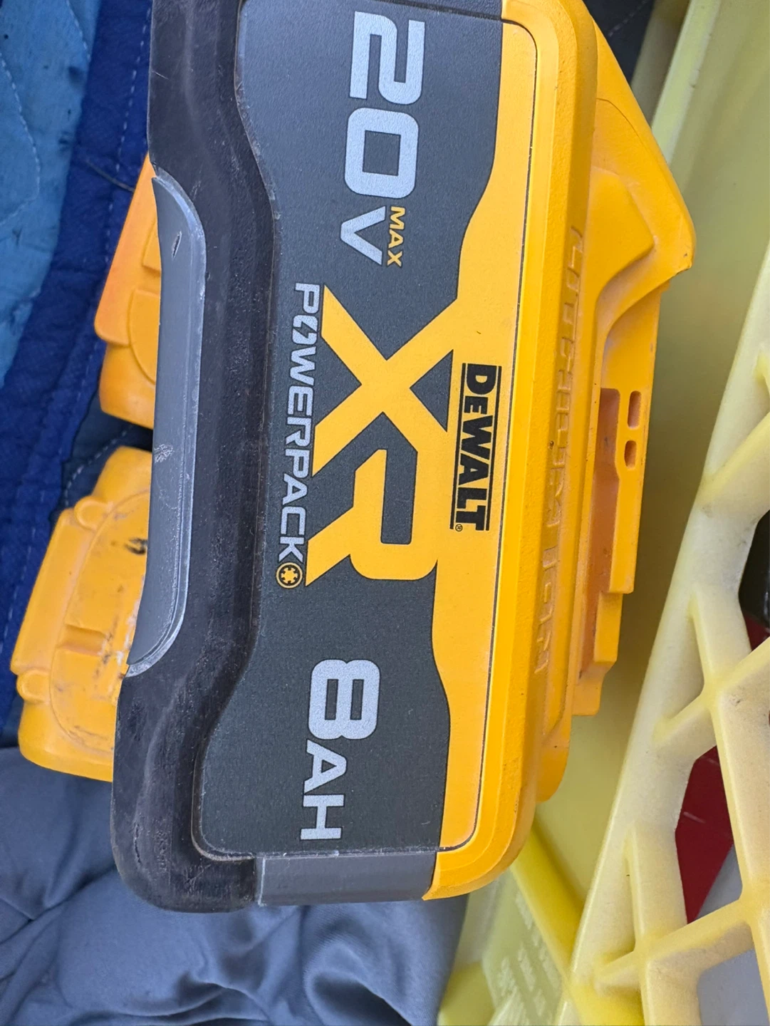 DEWALT 20V MAX XR POWERPACK 8Ah Battery - photo 3