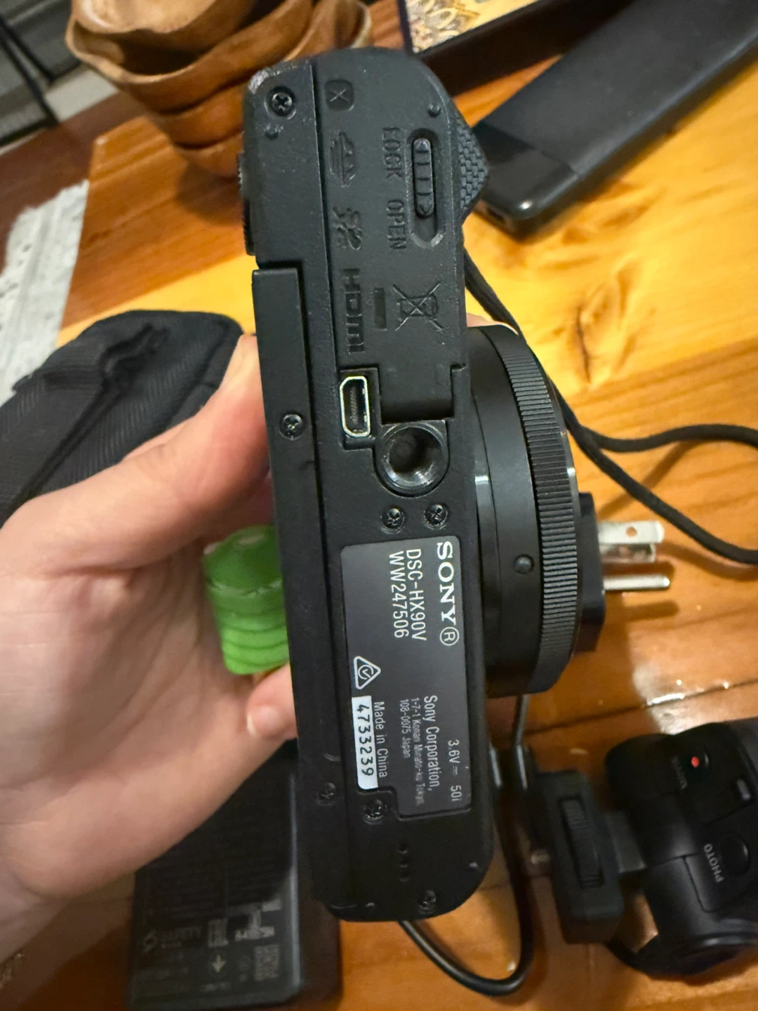 Sony Cyber-shot DSC-HX90V Digital Camera