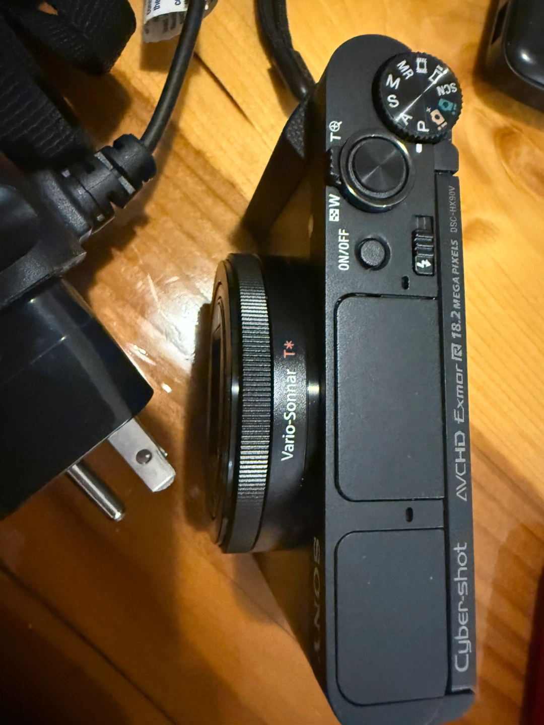 Sony Cyber-shot DSC-HX90V Digital Camera - photo 5