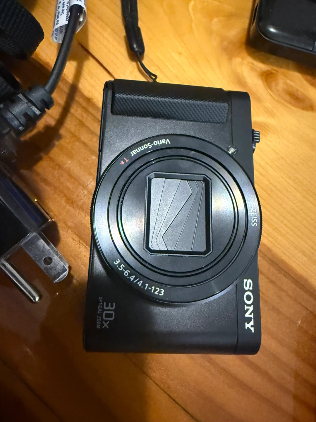 Sony Cyber-shot DSC-HX90V Digital Camera - photo 4