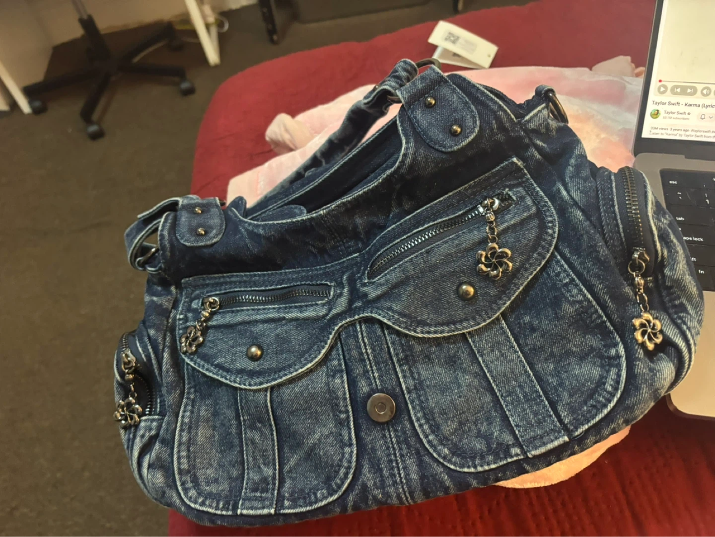 Angel kiss bag