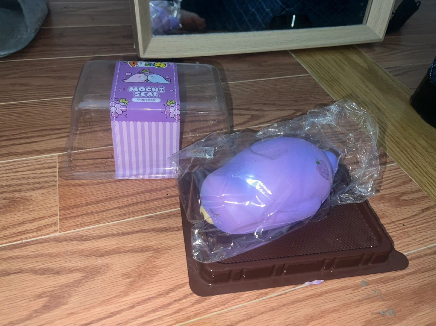 Puni Maru Mochi Seal Squishy - Grape Seal - photo 4