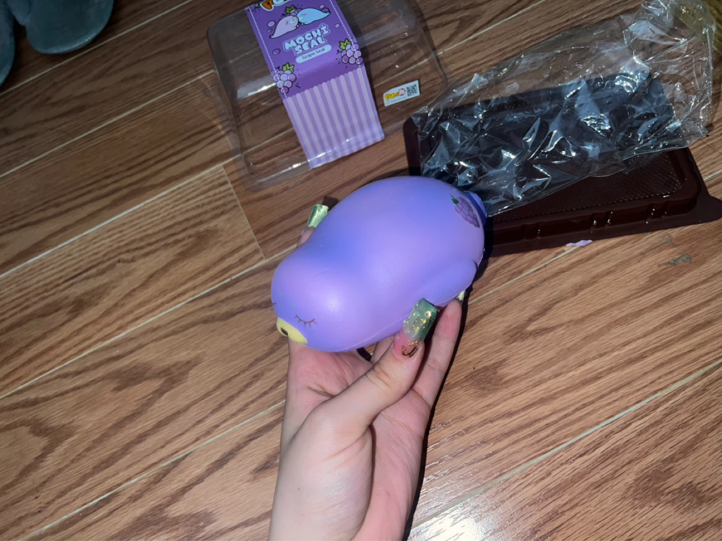 Puni Maru Mochi Seal Squishy - Grape Seal