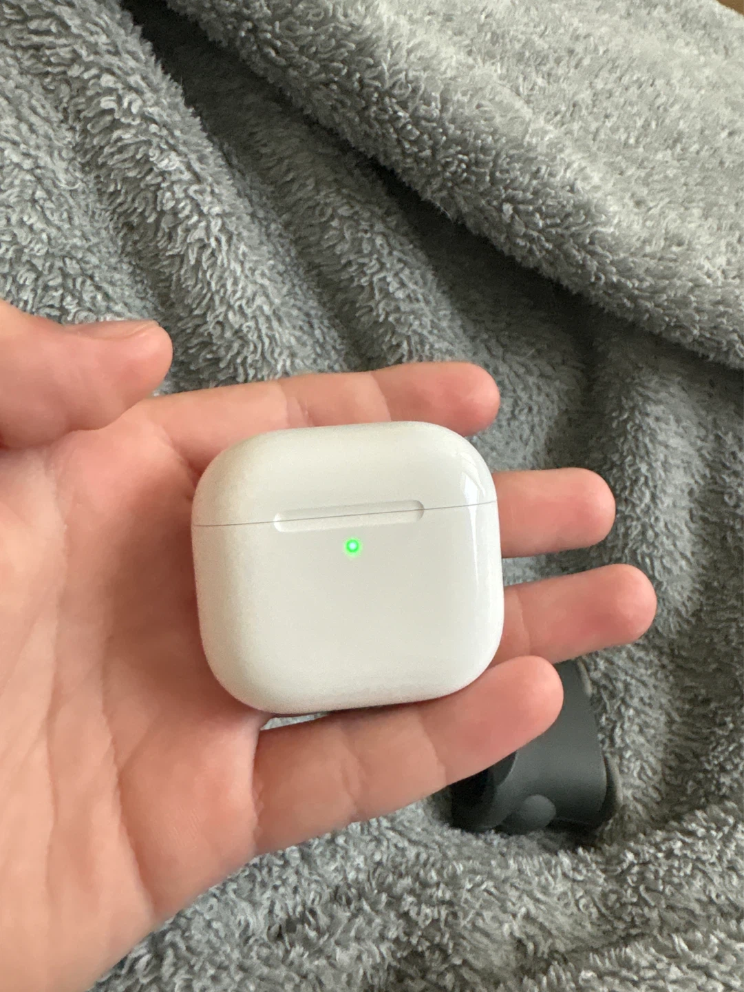 Apple AirPods 4