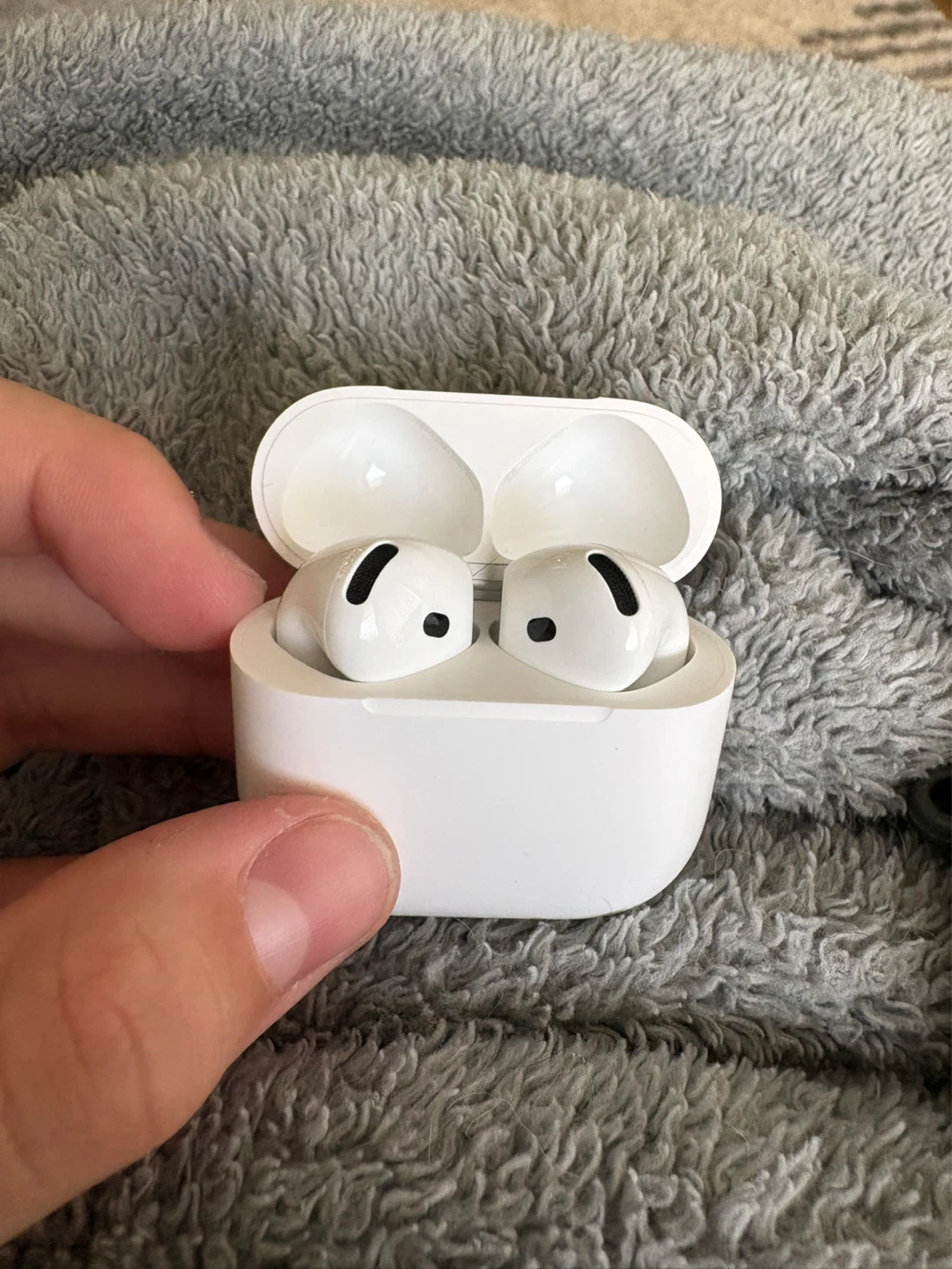 Apple AirPods 4 - photo 3