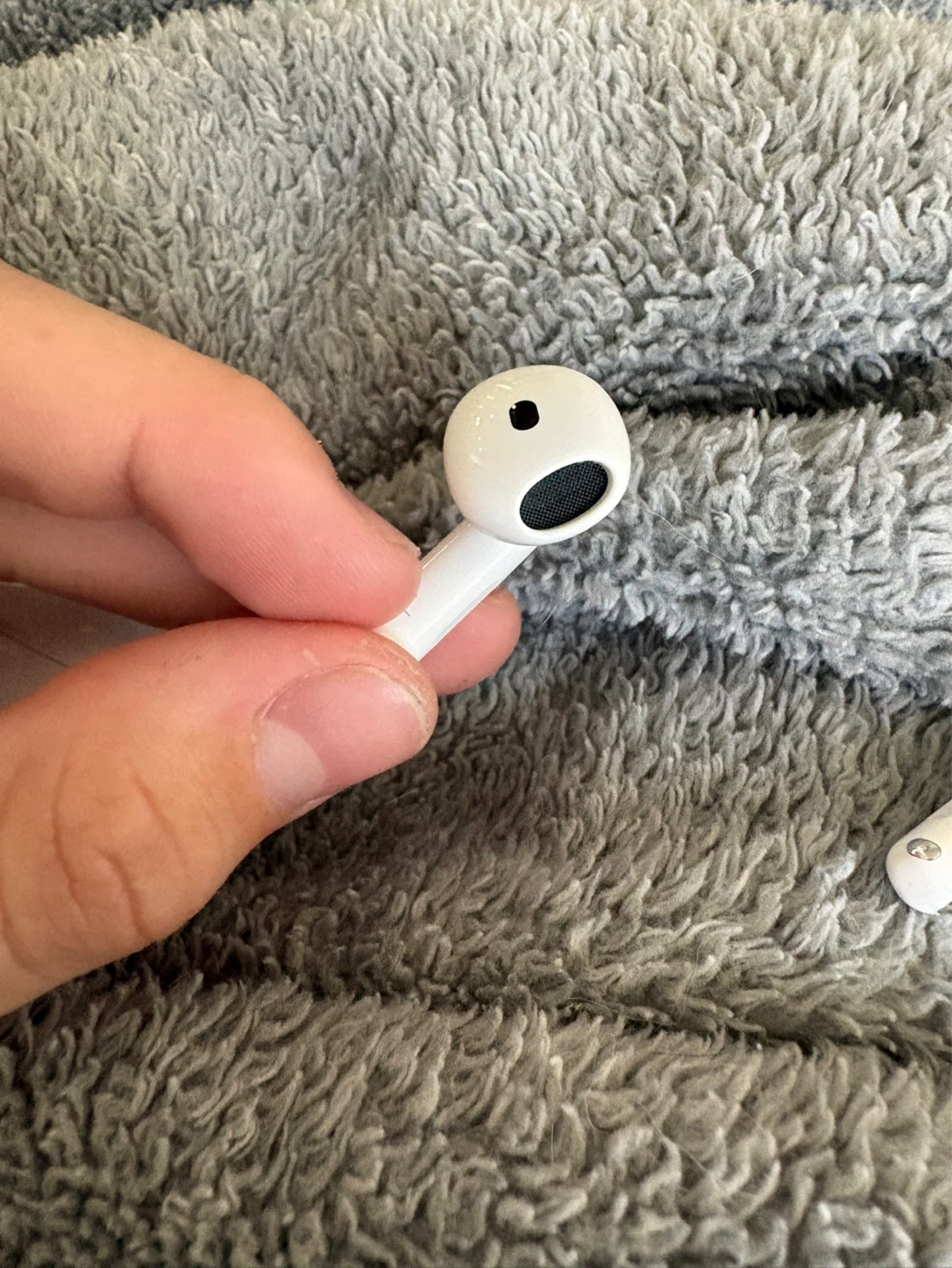 Apple AirPods 4 - photo 4