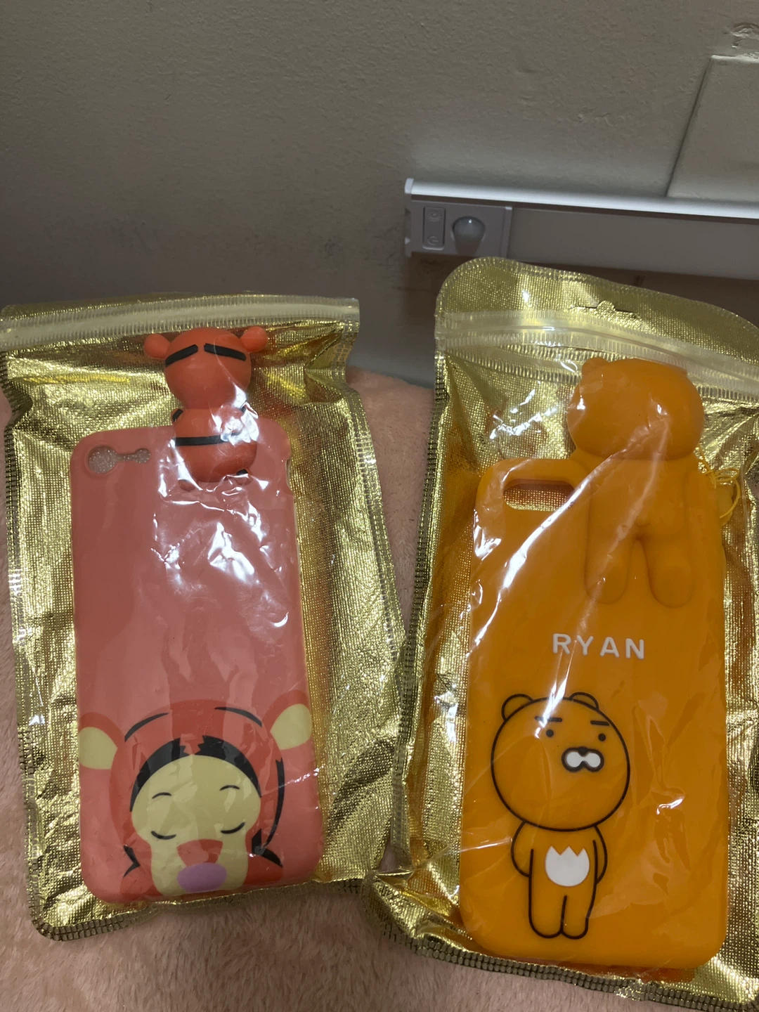iPhone se3 se2 8 7 6s 6 Cases - Tigger & Ryan Character Design - photo 2