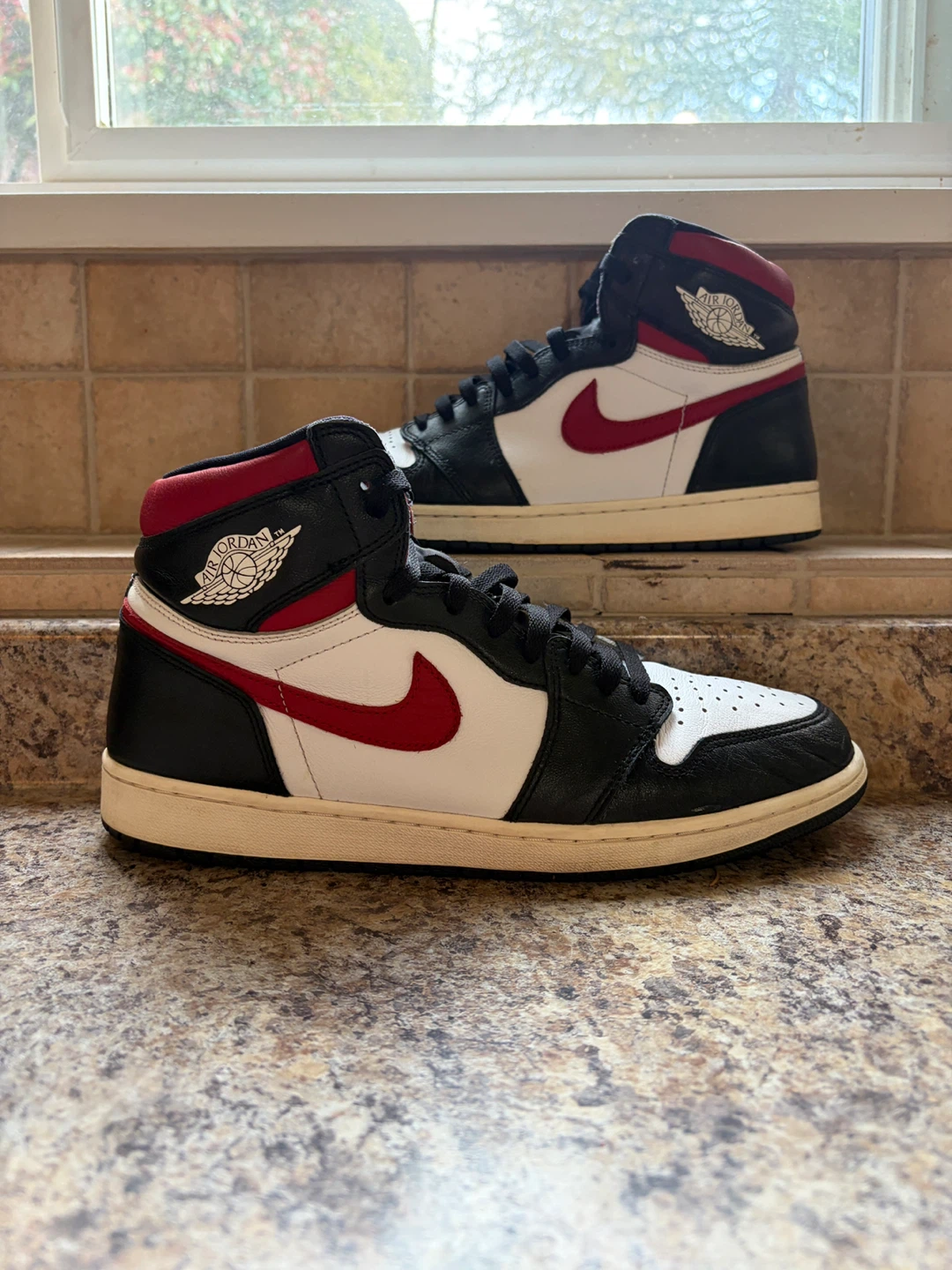 Air Jordan 1 High OG "Black Toe" Shoes