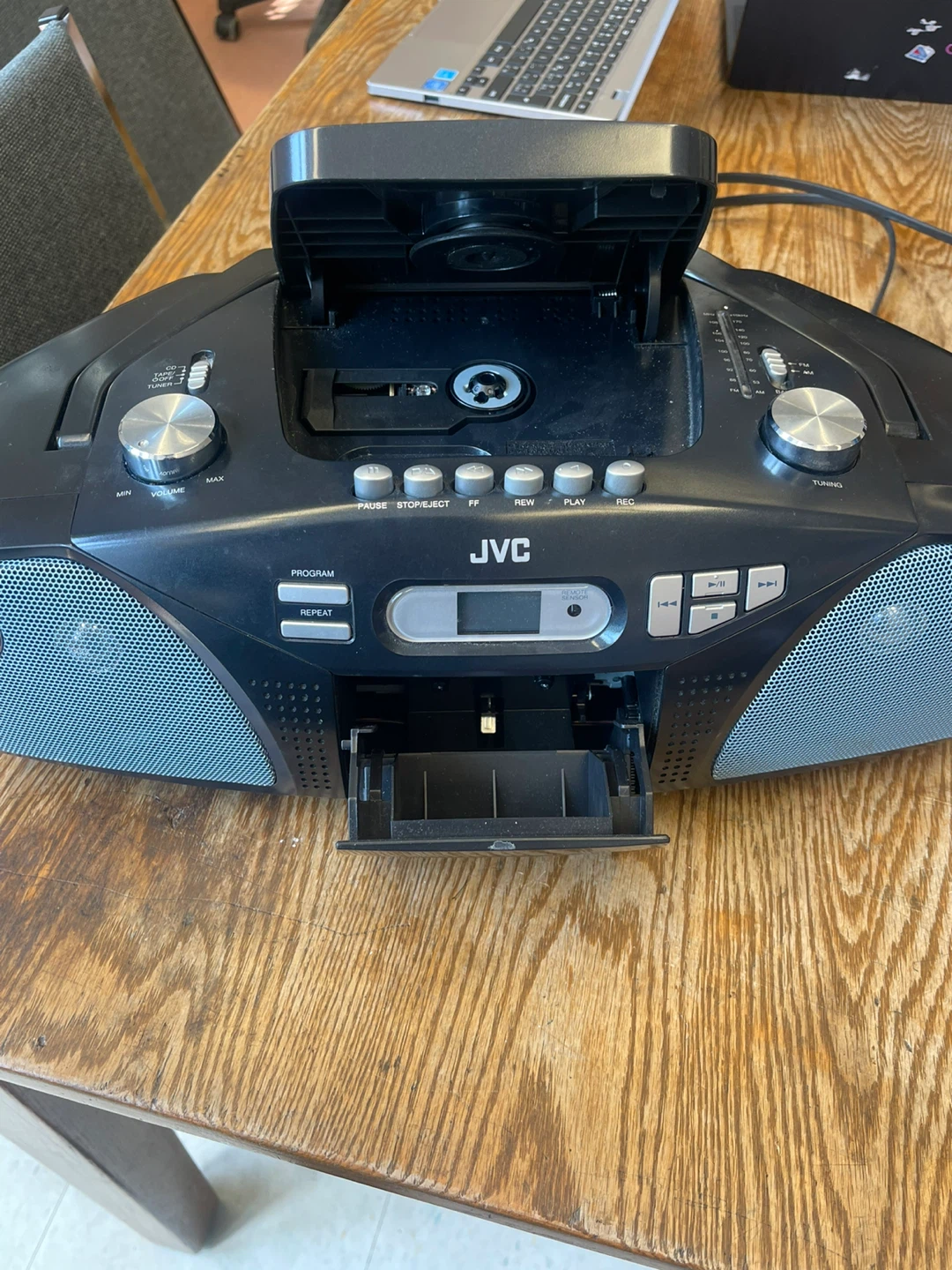 JVC CD Portable Boombox RC-EZ31