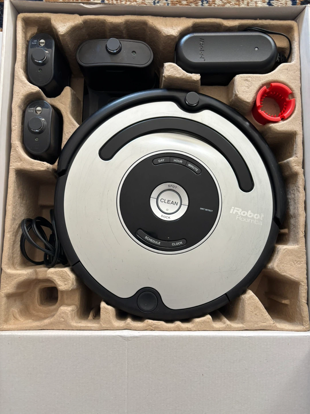 iRobot Roomba 560 Vacuum Cleaning Robot
