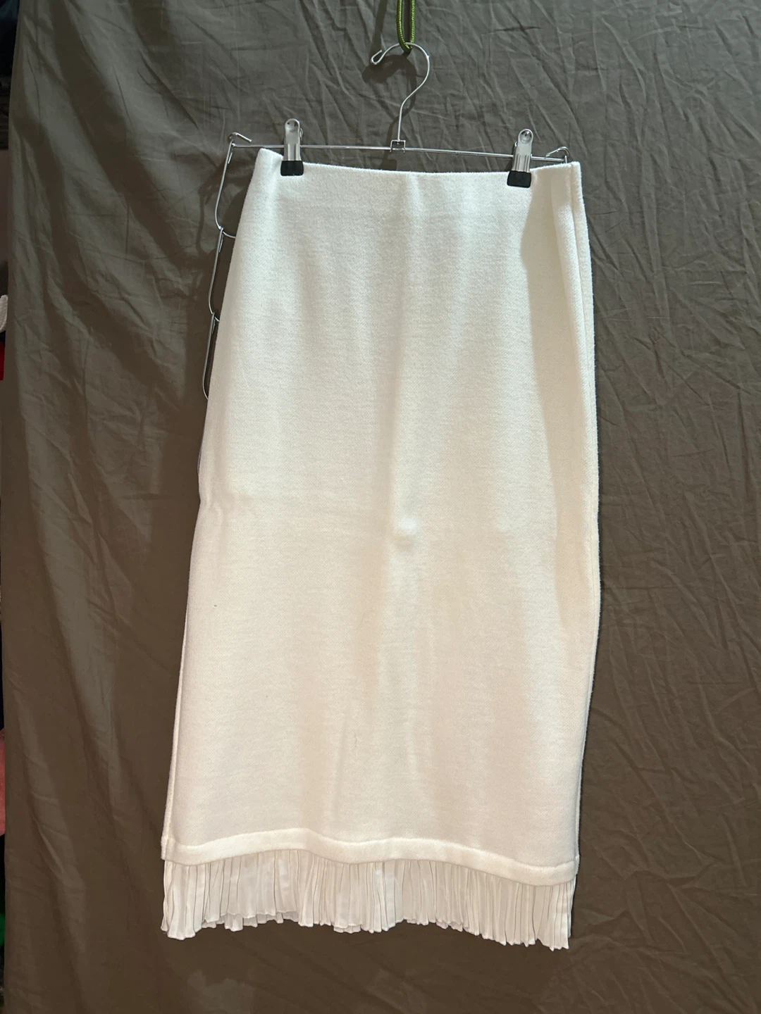Zara White Knit Midi Skirt with Pleated Hem - XS