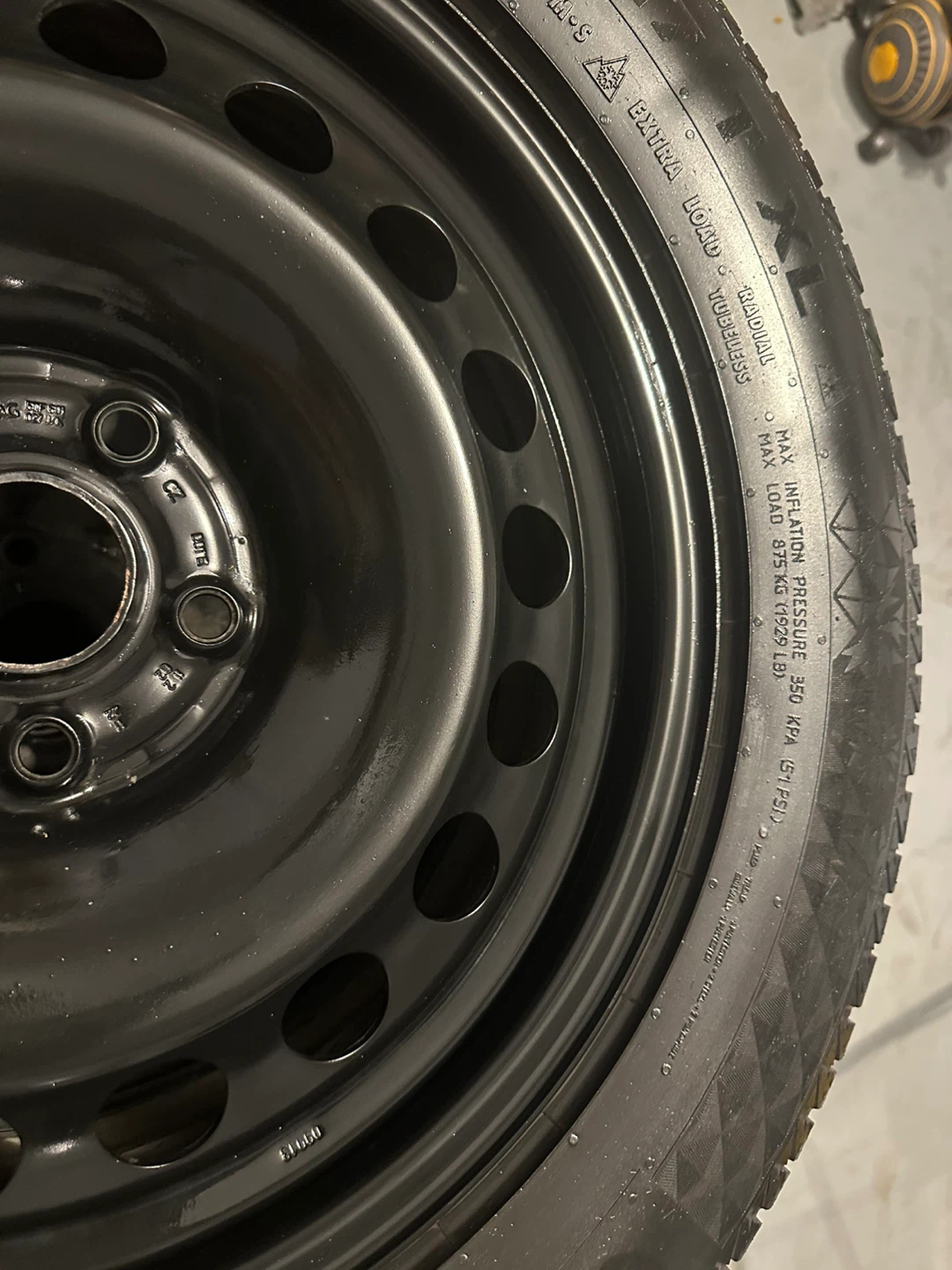 Set of 4 Winter Tires on Rims - photo 3