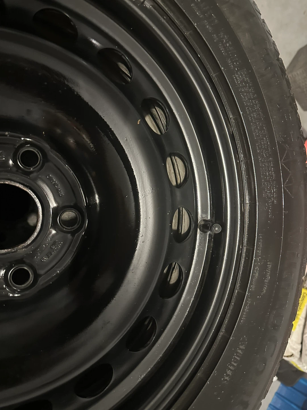 Set of 4 Winter Tires on Rims - photo 4