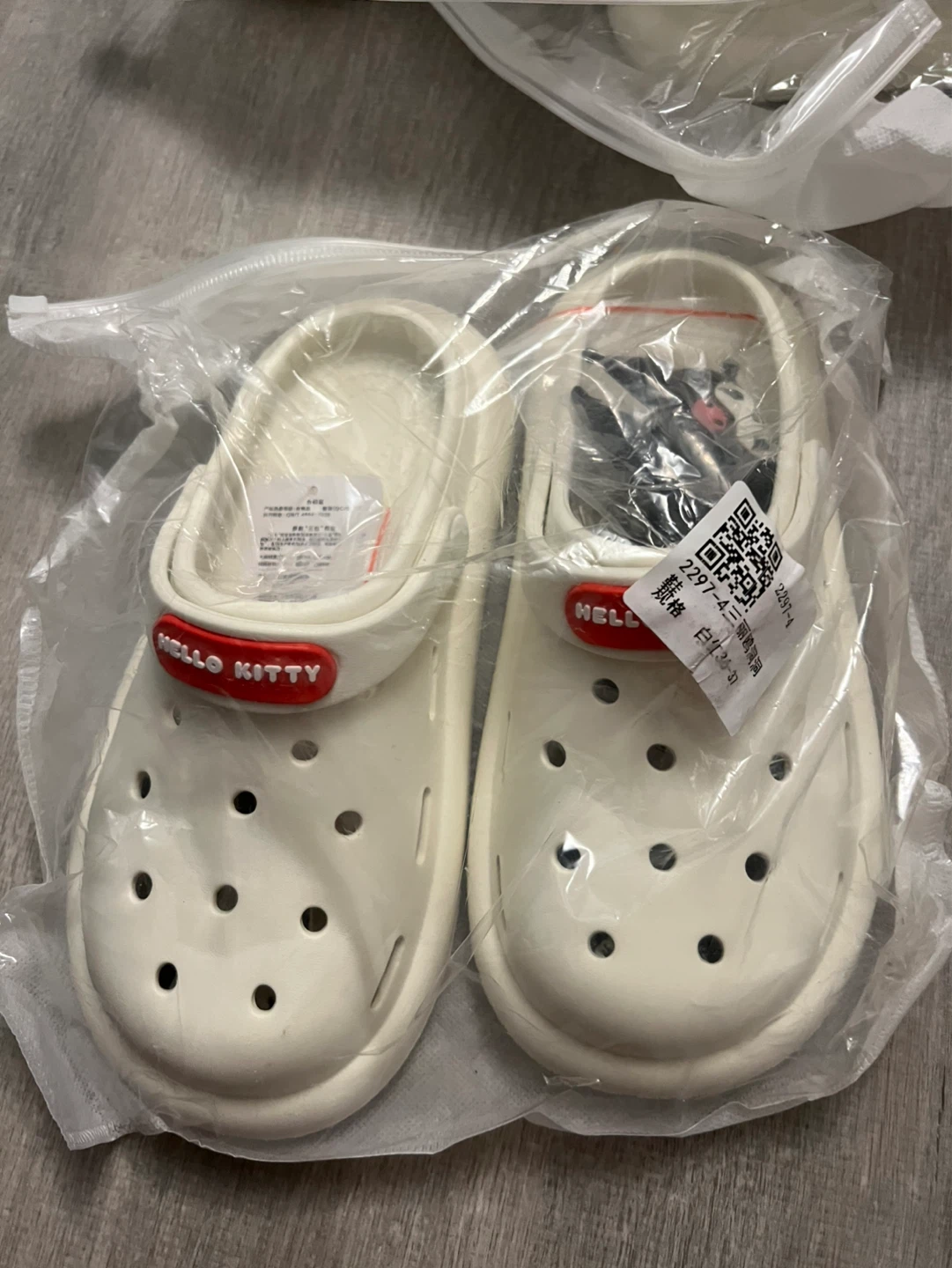 Kuromi, Hello Kitty, and Cinnamoroll Clogs - photo 3