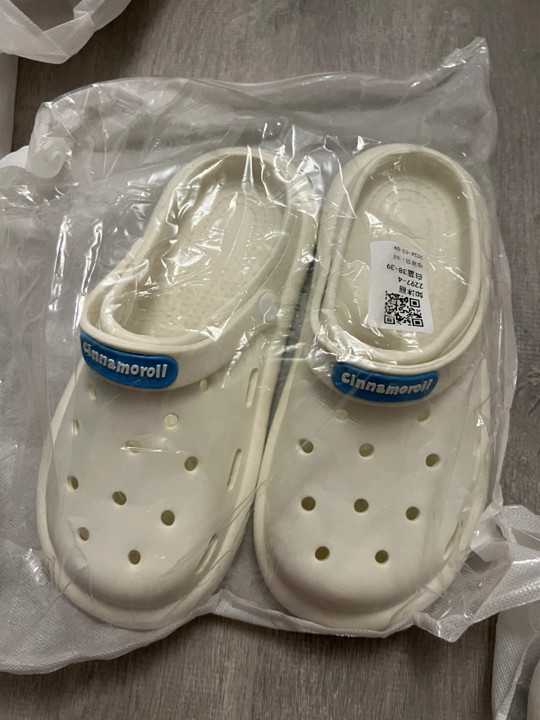 Kuromi, Hello Kitty, and Cinnamoroll Clogs - photo 2