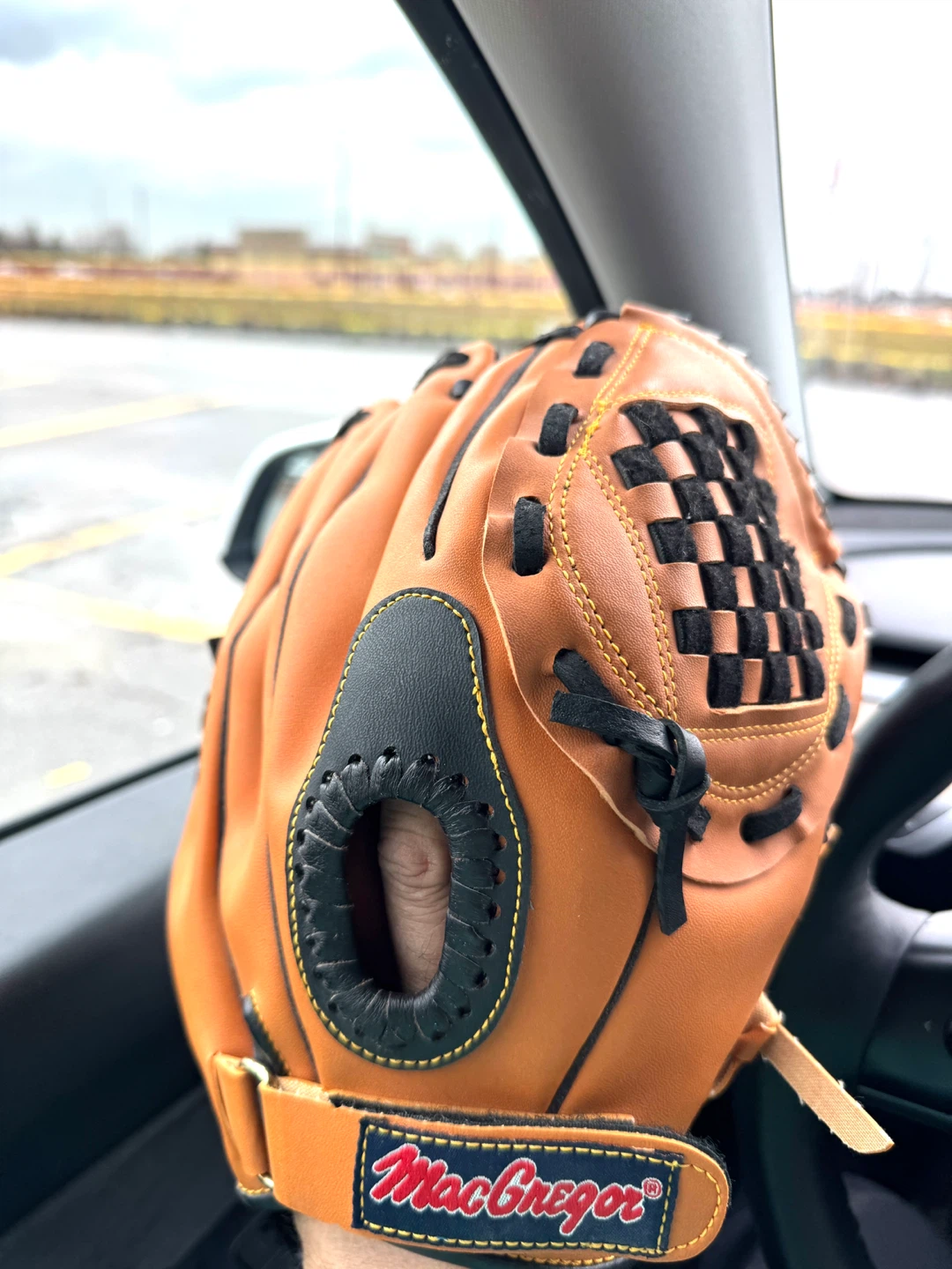 MacGregor Junior Superstar Series Baseball Glove