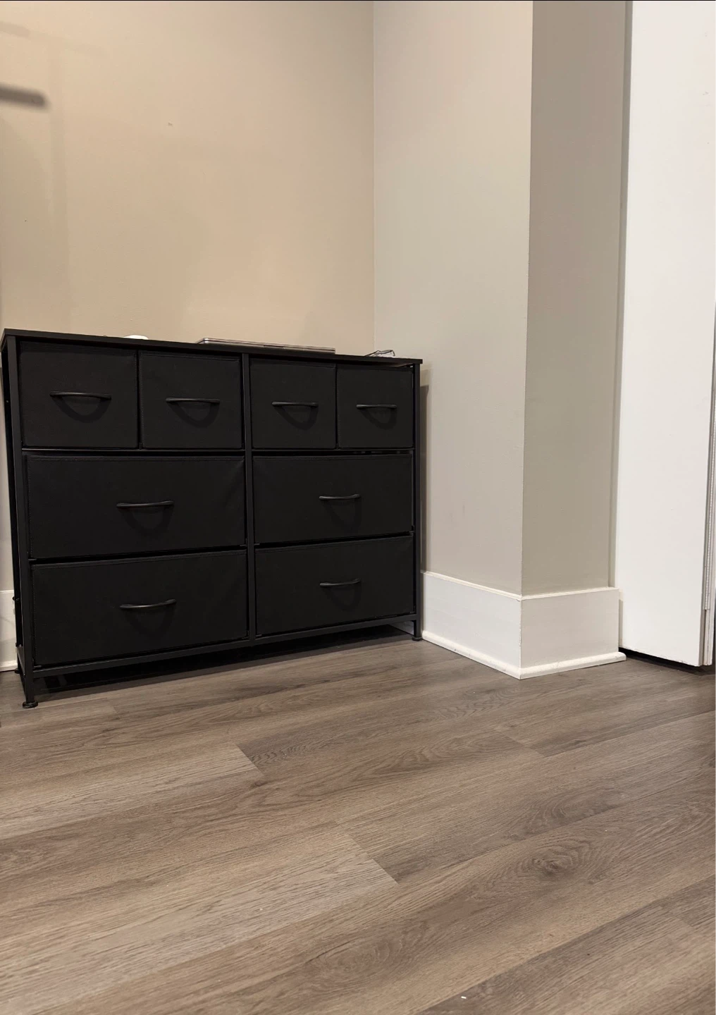WLIVE 8-Drawer Dresser