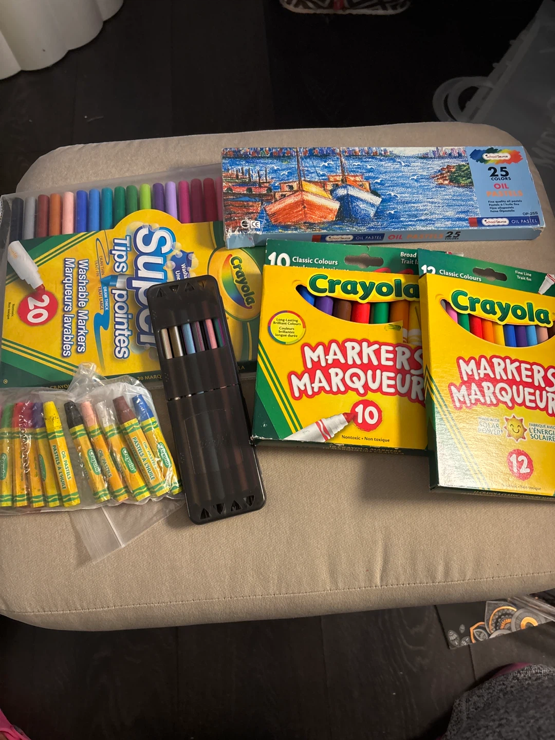 Craft Supplies Bundle: Yarn, Paint, Markers & More - photo 2