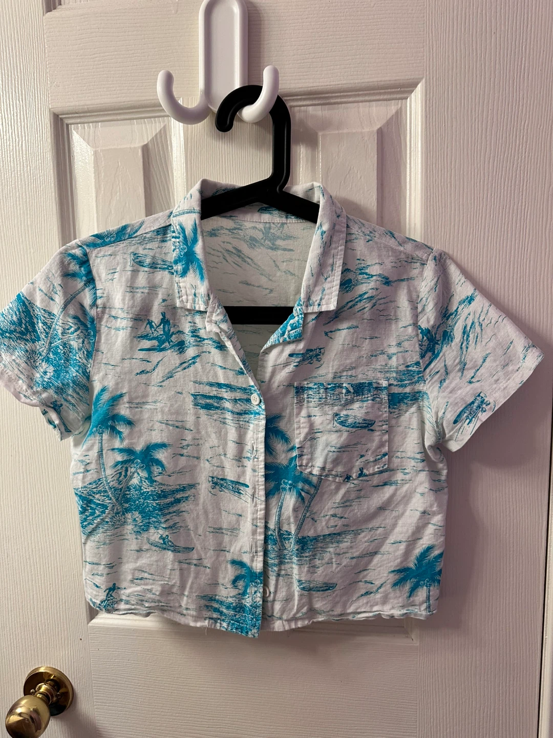 Women’s Cropped White and Blue Tropical Hawaiian Shirt