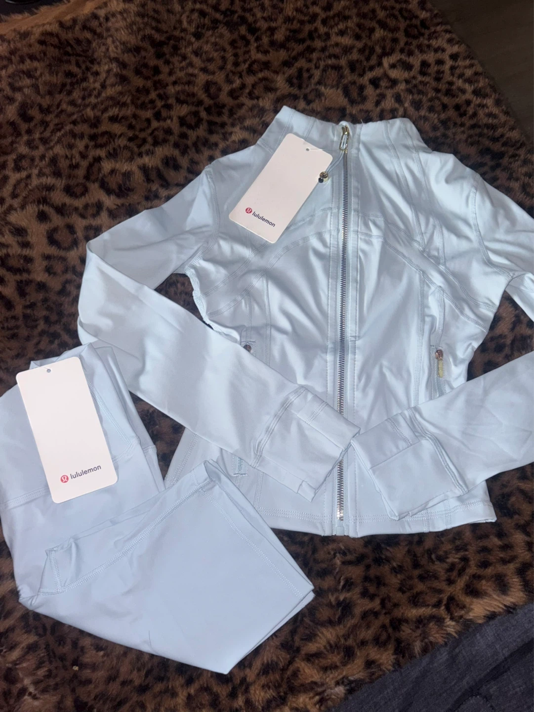 Lululemon Light Blue Athletic Jacket and Leggings Set - photo 3