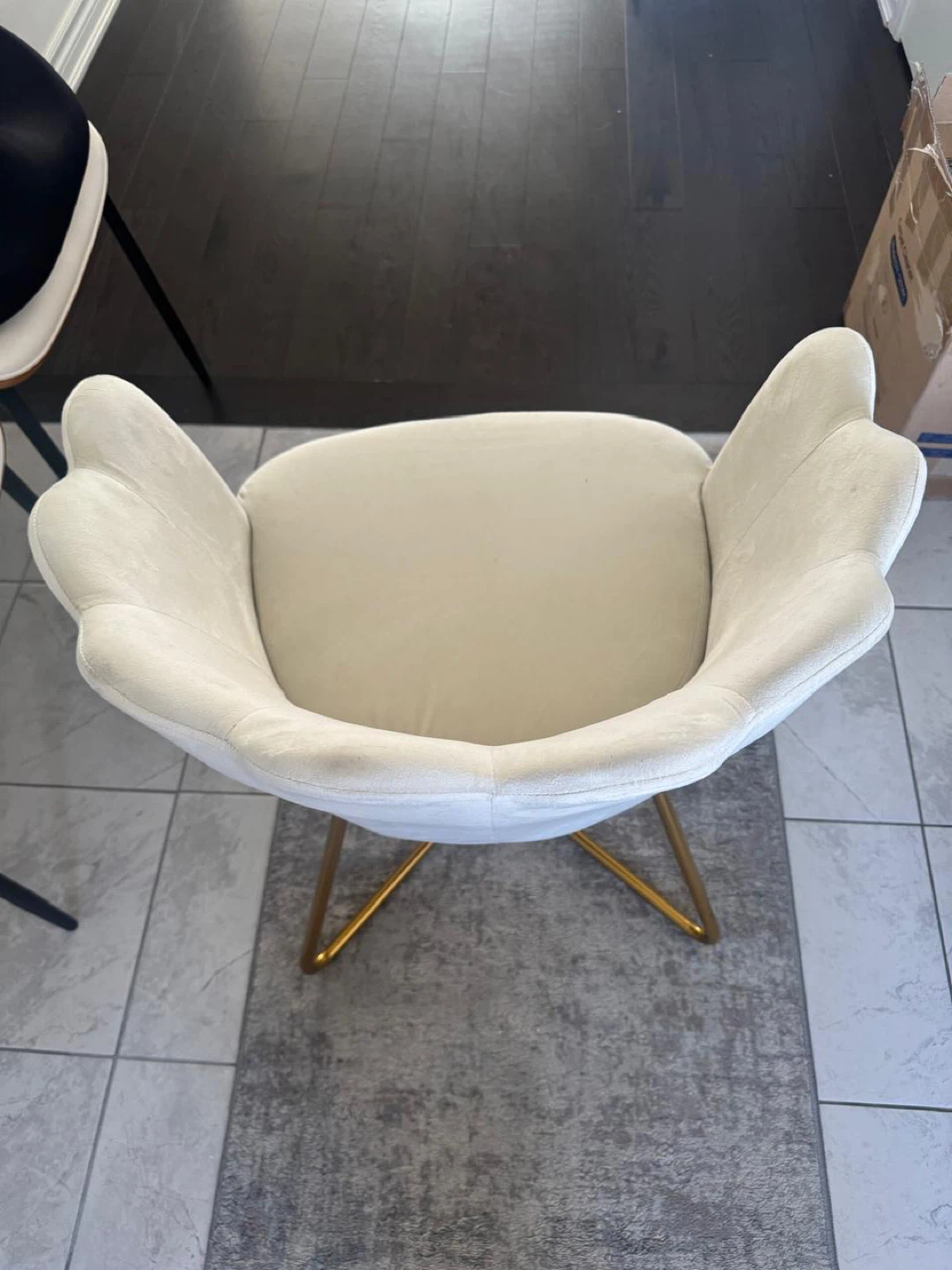 Scalloped Accent Chair - cream White Velvet with Gold Legs - photo 3