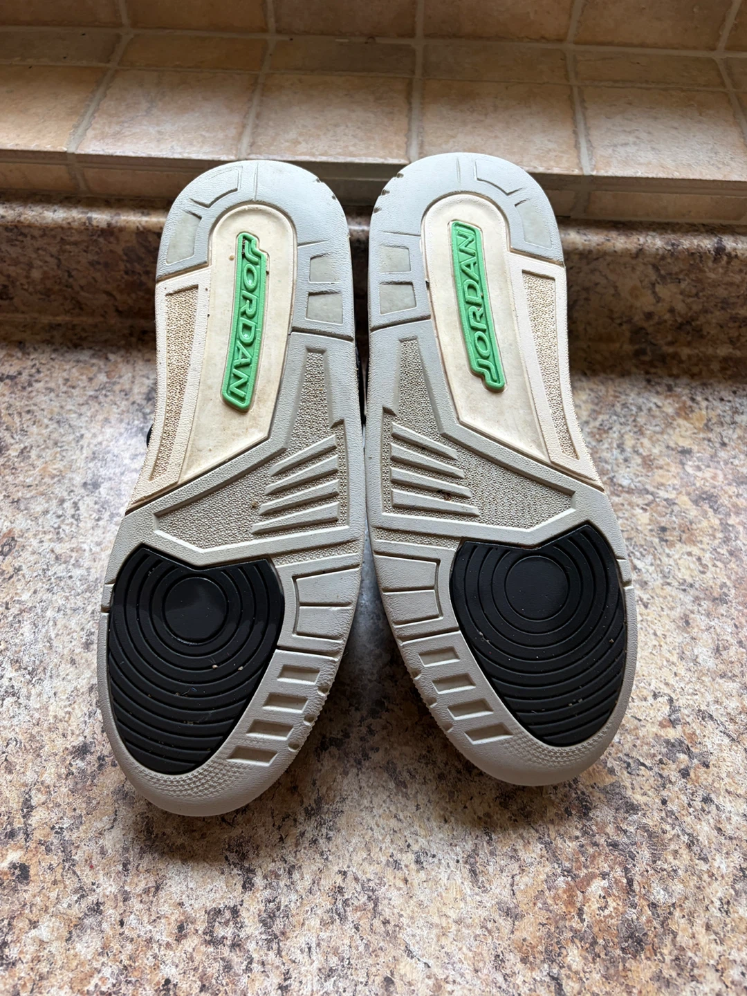 Air Jordan 3 Retro Shoes - photo 5