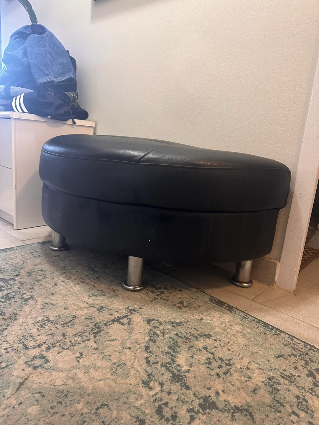 Black faux leather ottoman - photo 3