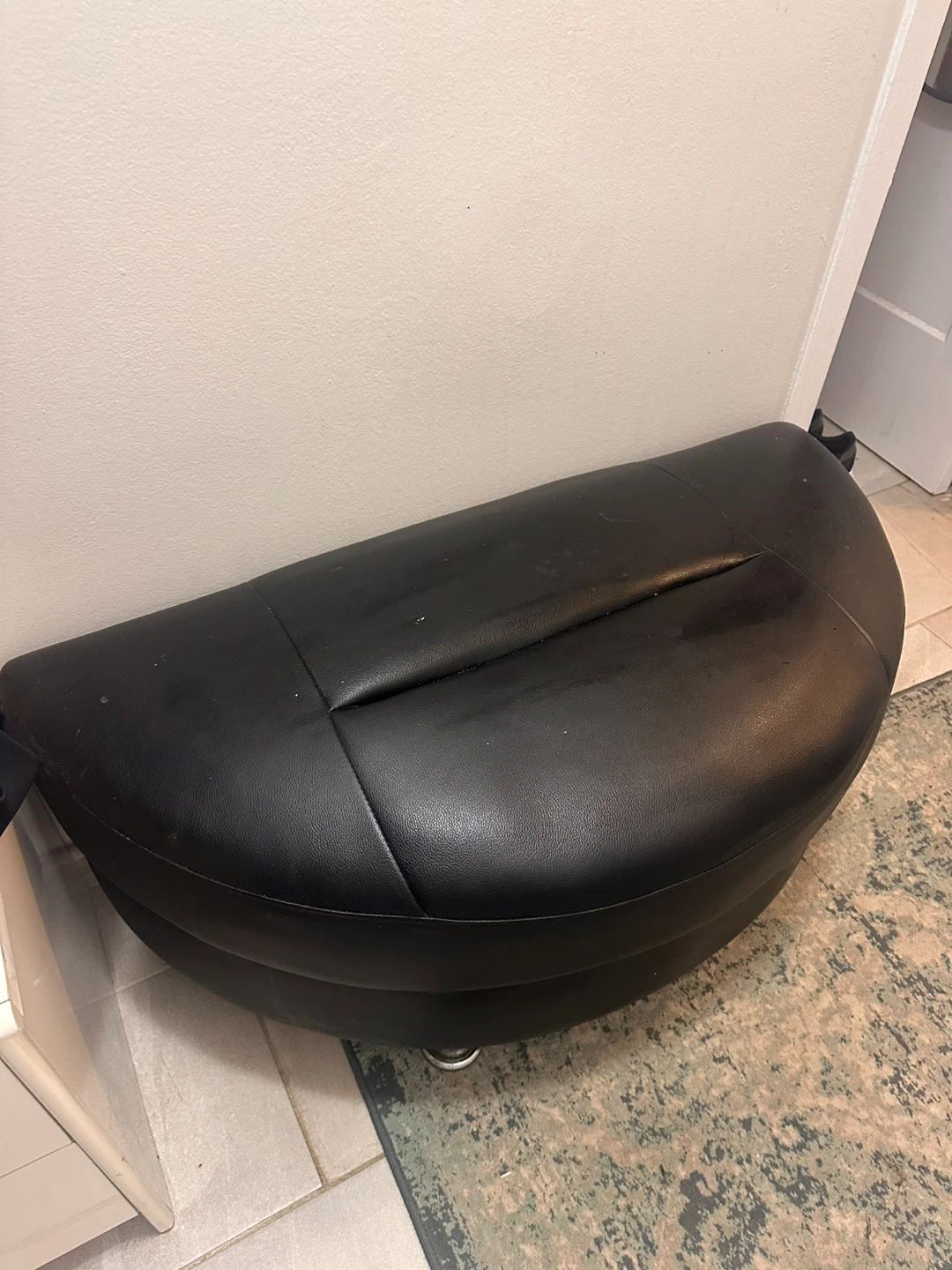 Black faux leather ottoman - photo 2