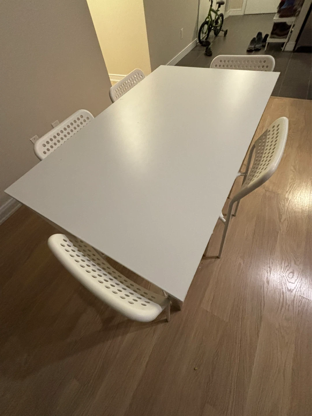 IKEA White Dining Table with 5 Chairs - photo 2