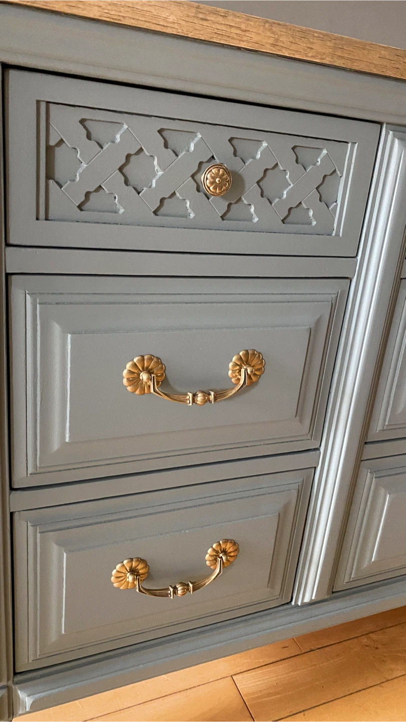 ✨ Olive Toned Solid Wood Dresser with Brass Details ✨ - photo 5