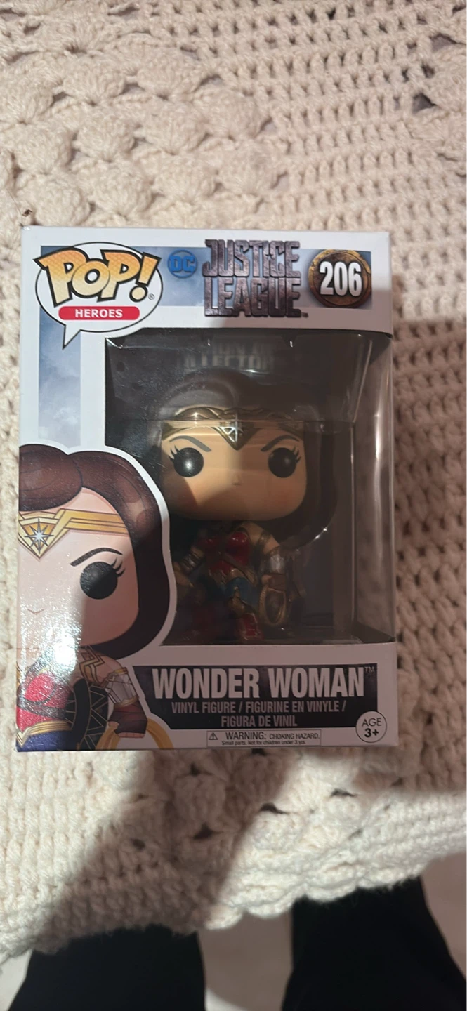 Funko Pop! Justice League Wonder Woman Vinyl Figure #206