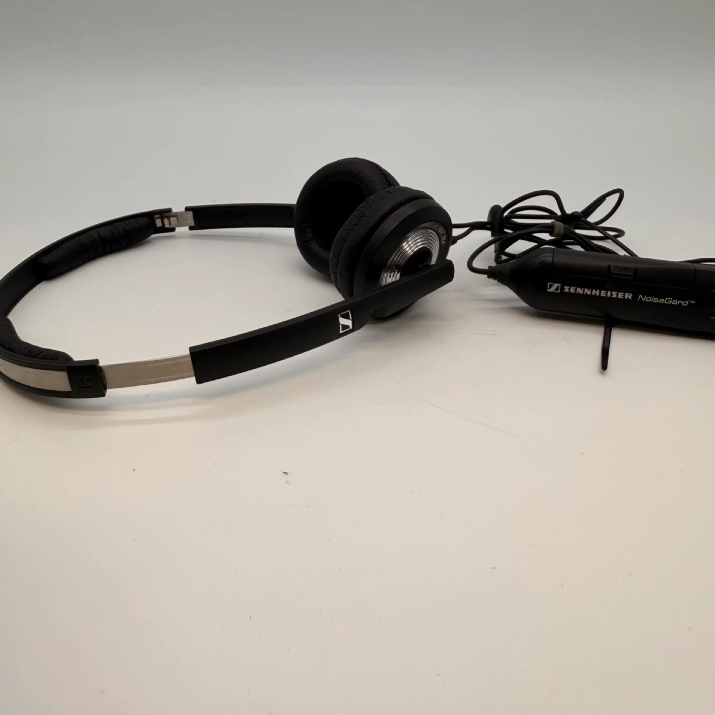 Sennheiser PXC 250-II NoiseGard Noise Cancelling Headphones - photo 3