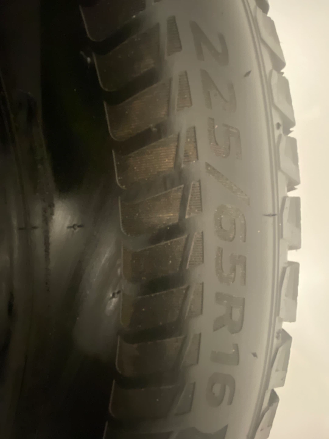 4 x Winter Edge 225/65R16 Tires - photo 4