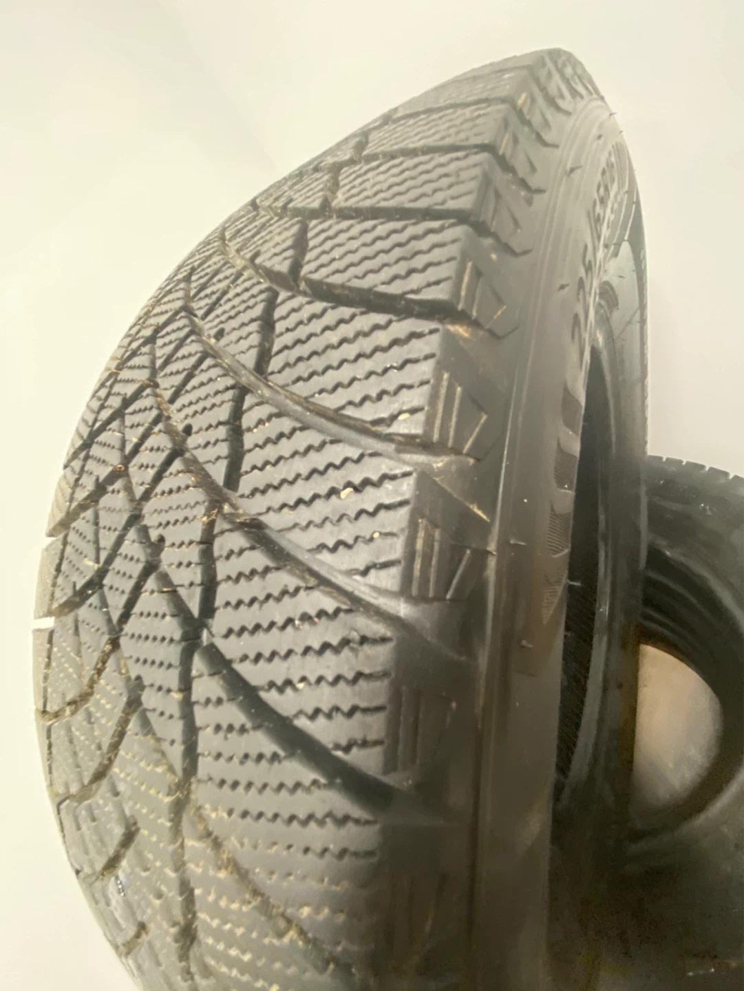4 x Winter Edge 225/65R16 Tires - photo 3