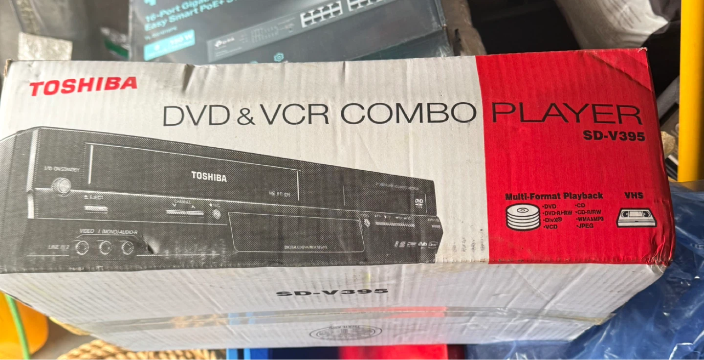 Toshiba SD-V395 DVD & VCR Combo Player with remote