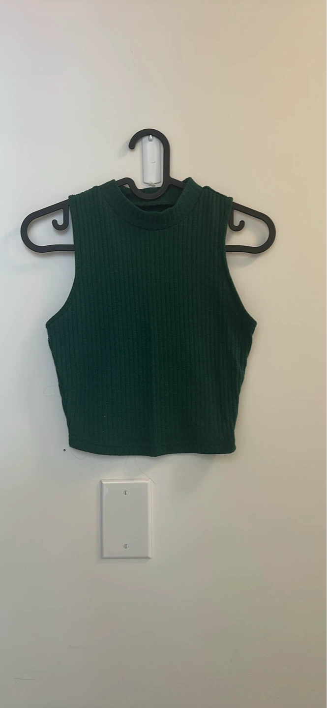 Ribbed Mock Neck Sleeveless Top