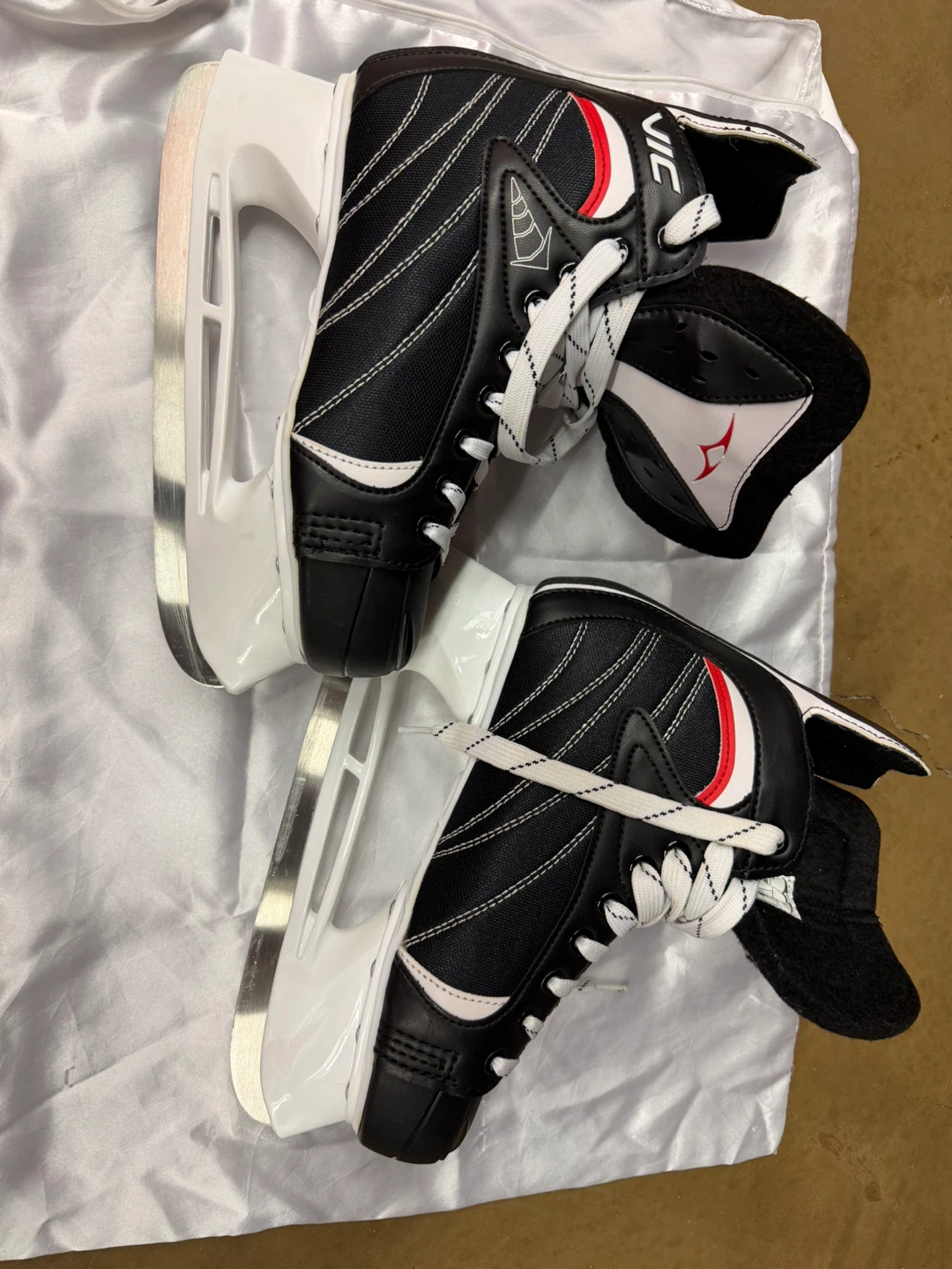 Vic Insulated Hockey Skates