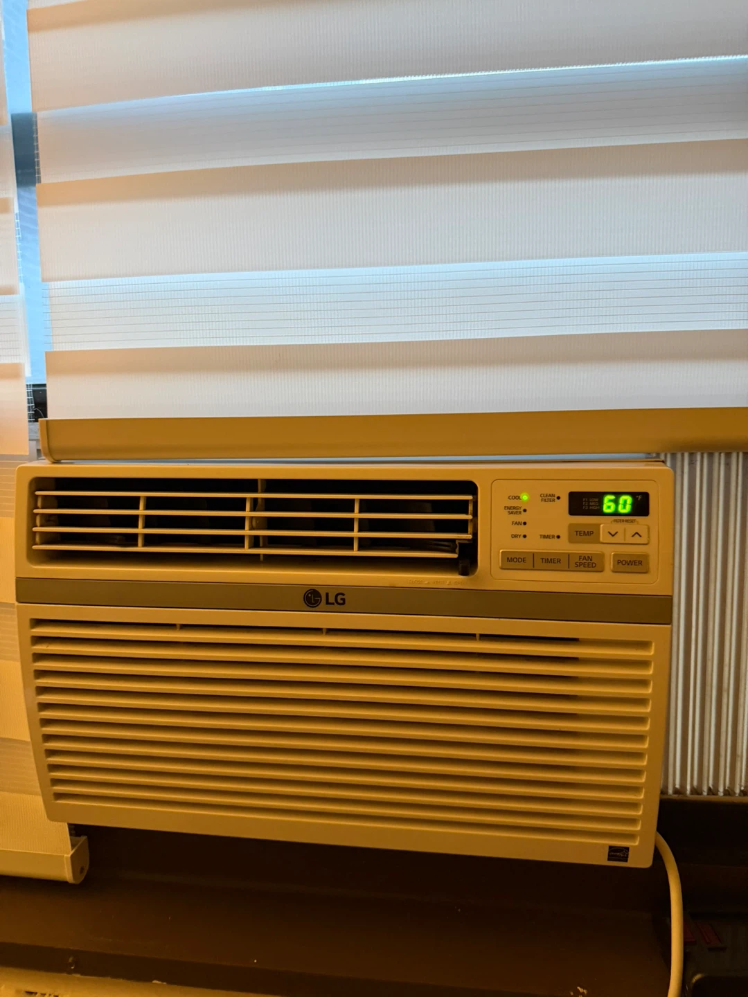 LG Window Air Conditioner w/ Remote – Ice Cold – Works Perfect - photo 3