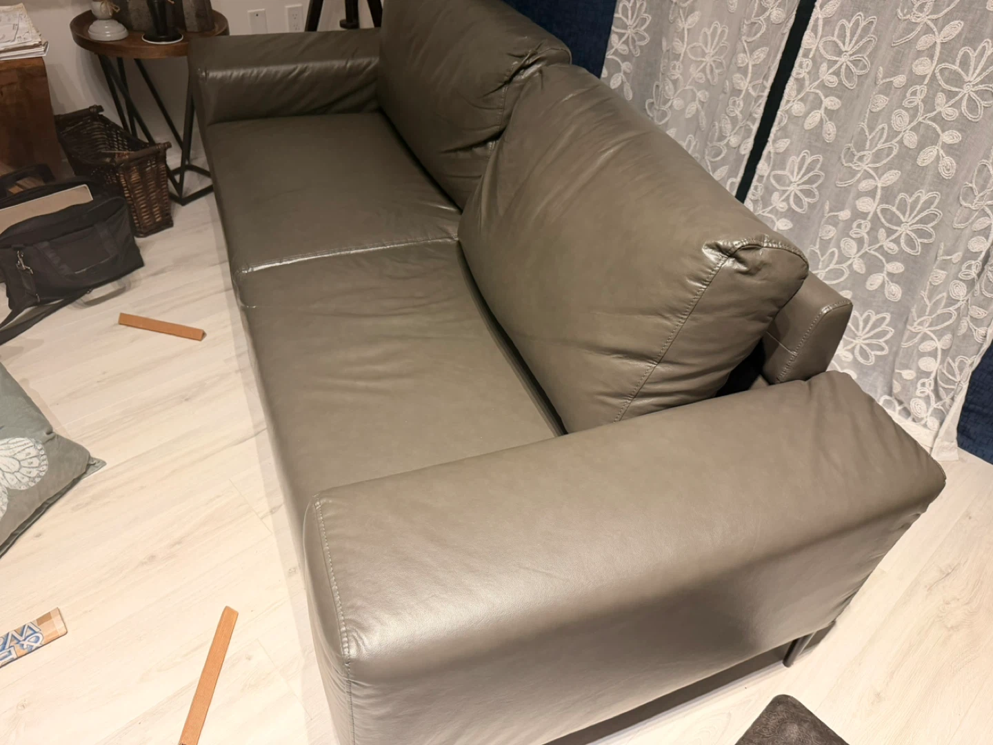 Contemporary 3 seater sofa