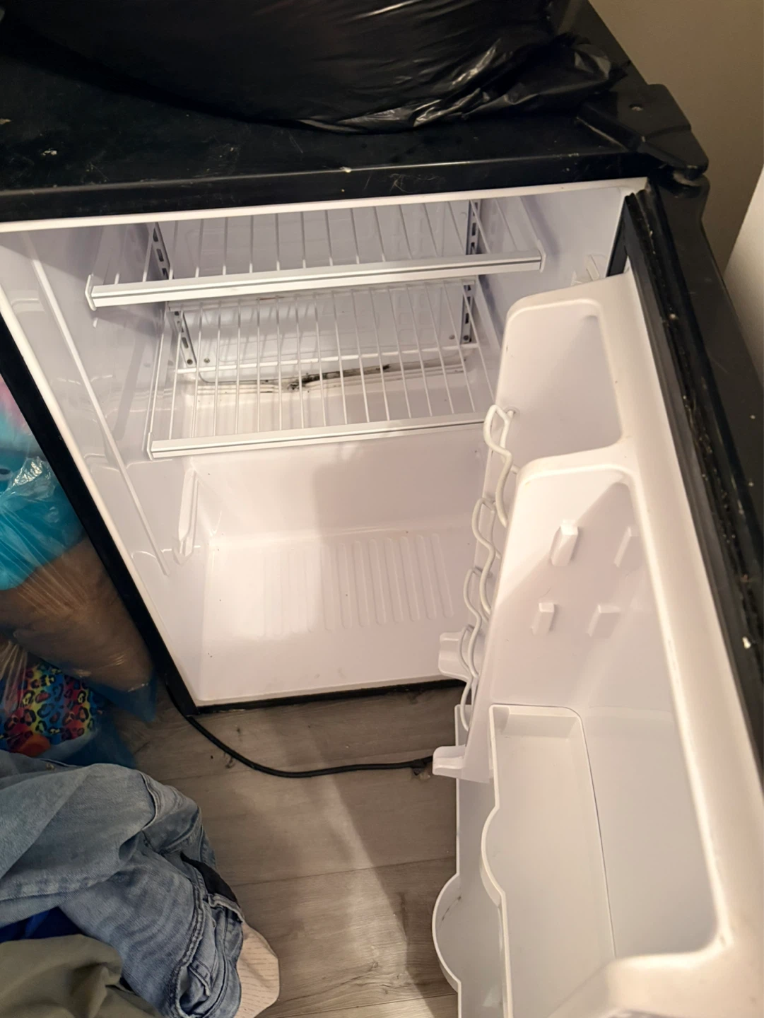 Mini Fridge - photo 2