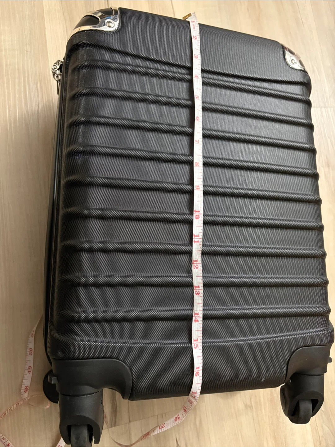 Black Hardshell Spinner Suitcase - photo 5