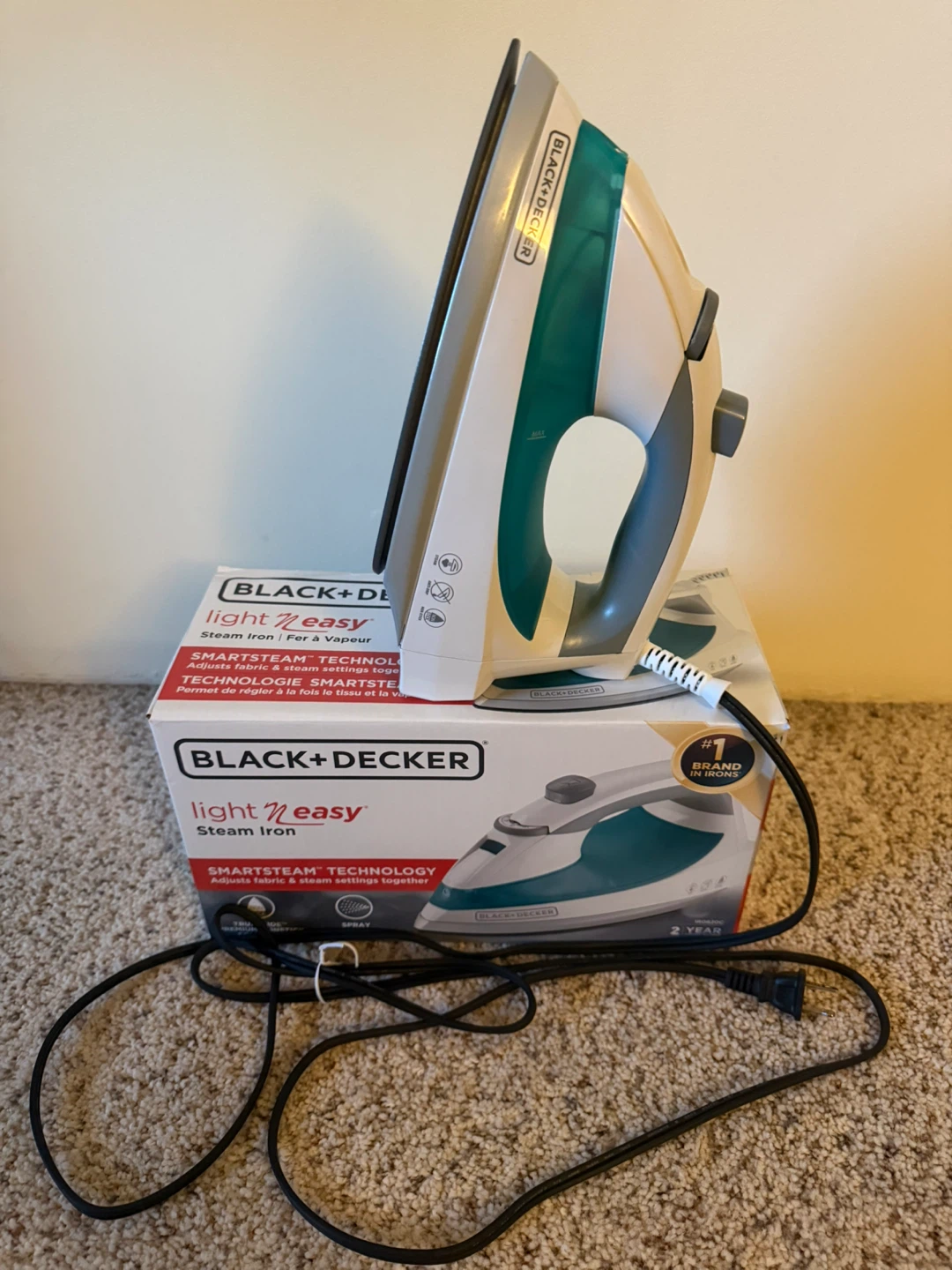 BLACK+DECKER Light 'n Easy Steam Iron