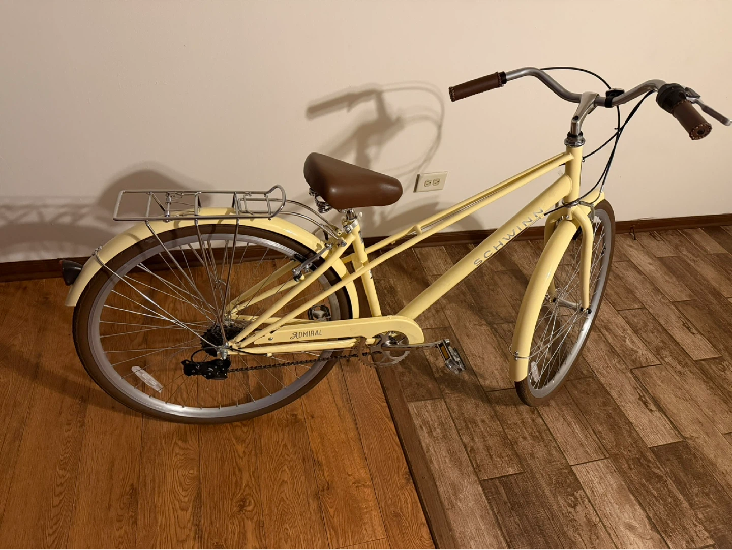 Schwinn Admiral Women's Cruiser Bike - Yellow - photo 3