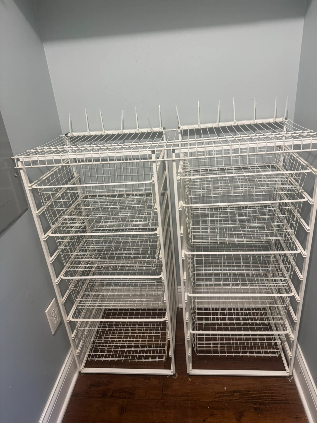 White Wire Storage Shelf Unit with 9 Baskets