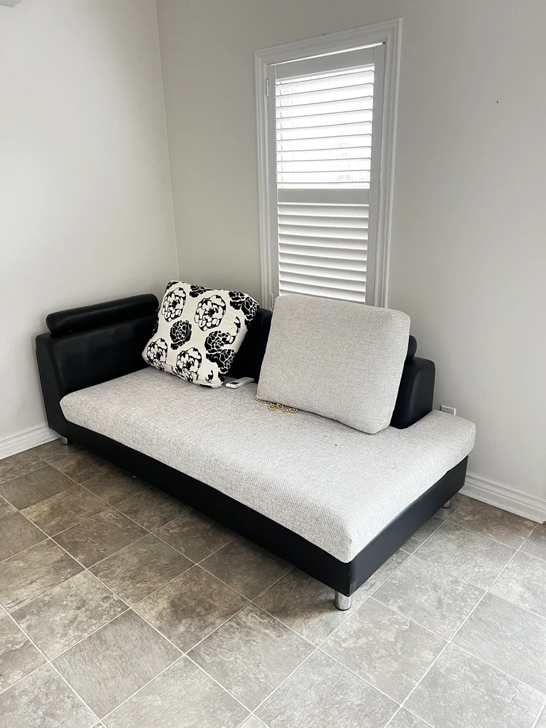 Modern Chaise Lounge with Black and Grey Upholstery