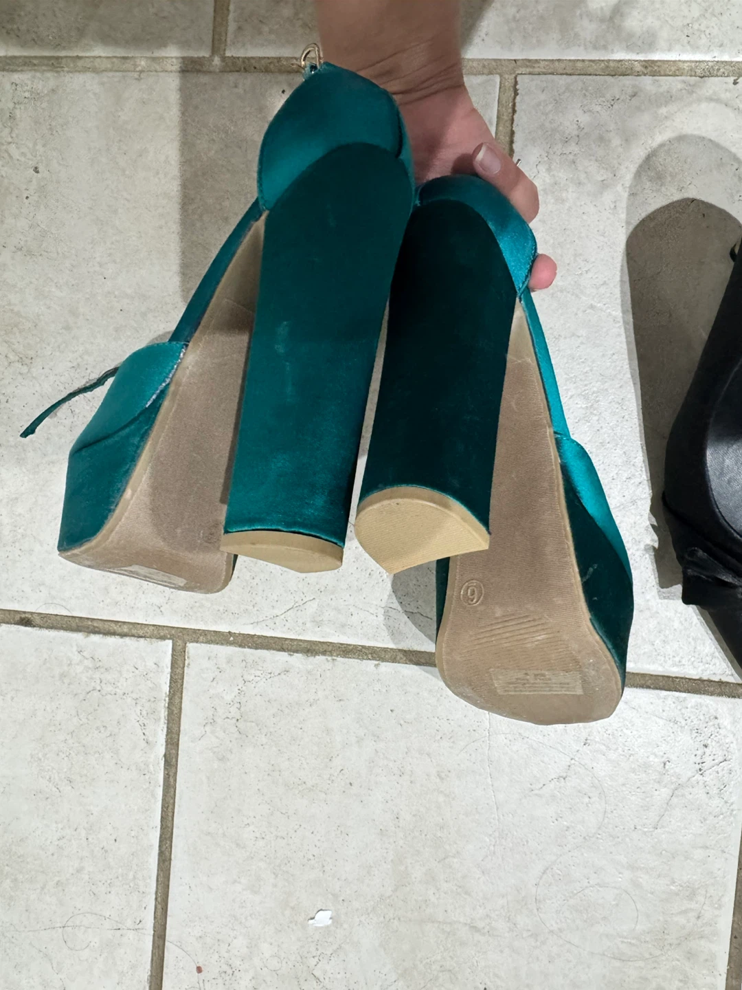 Turquoise Platform Heels & Black Bow Pumps - photo 3