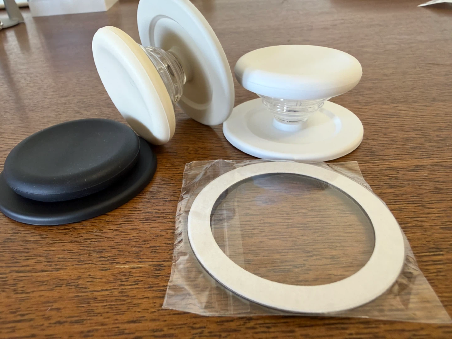 PopSockets PopGrip Expanded Collapsed White Black
