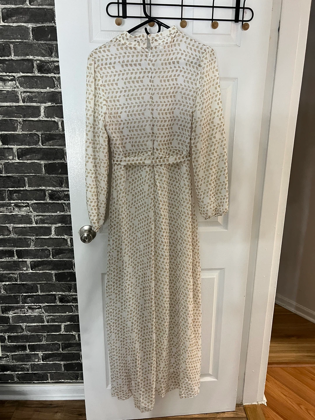 Urban Modesty Beige & White Patterned Maxi Dress - Size L - photo 2
