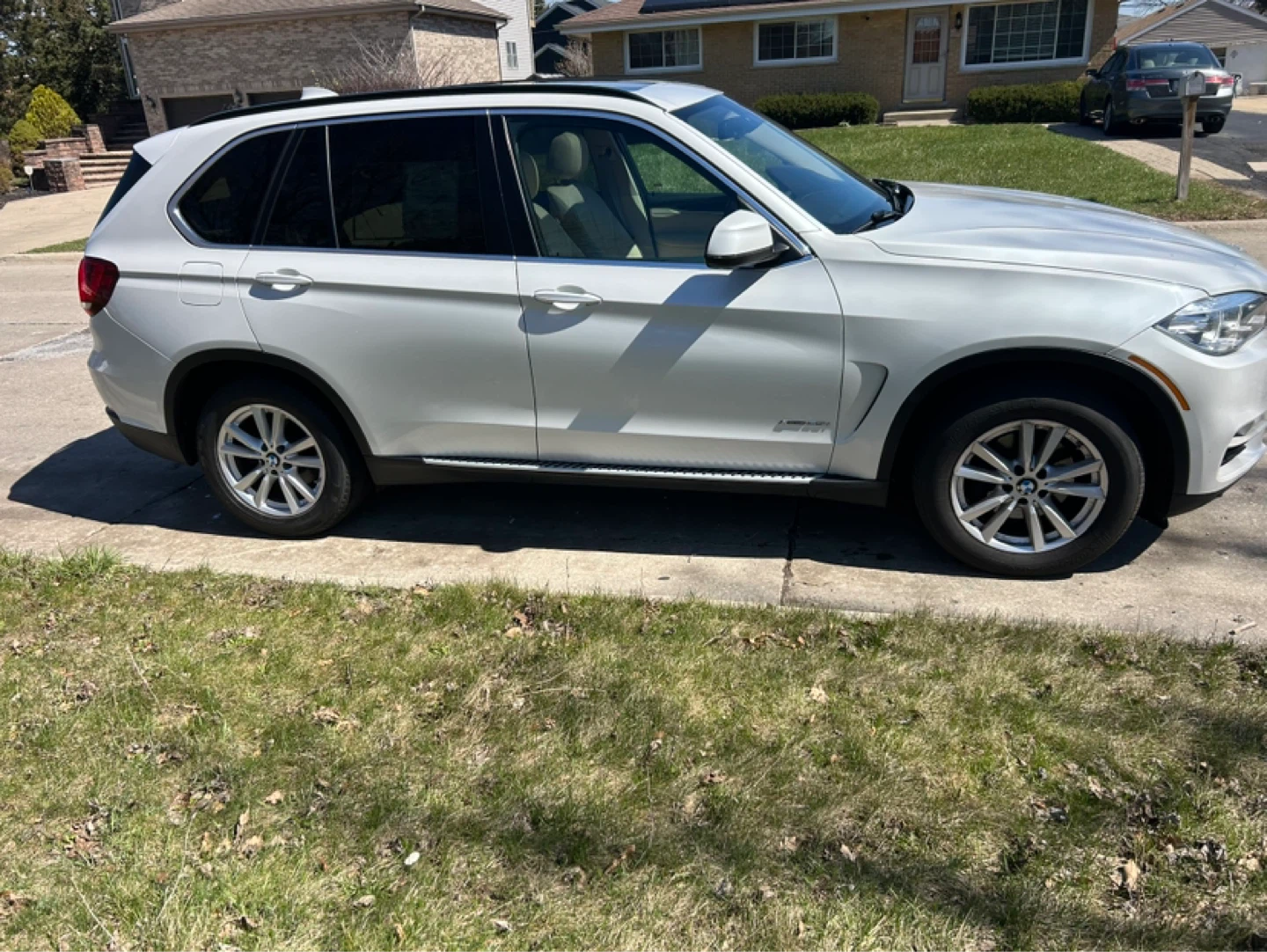 2015 White BMW X5 SUV - photo 2